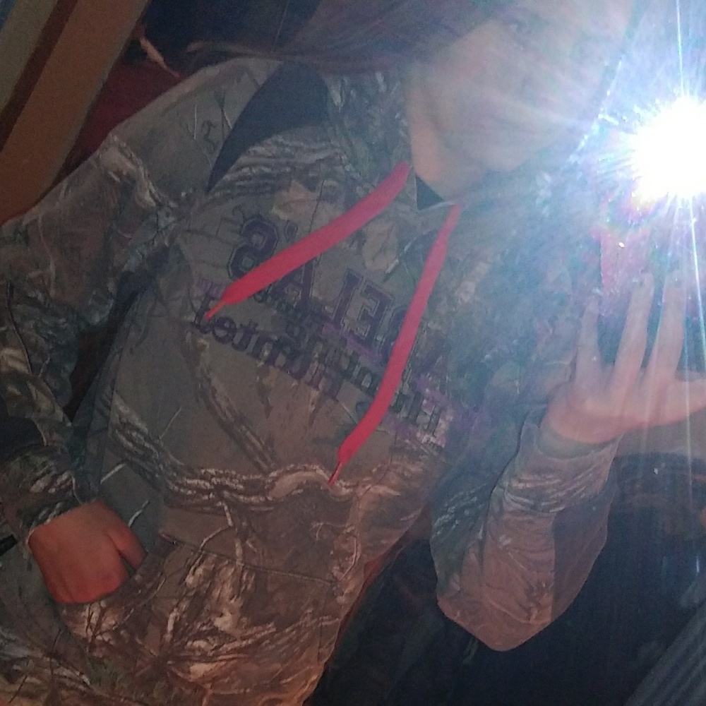 Medium Cabelas Camo Hoodie